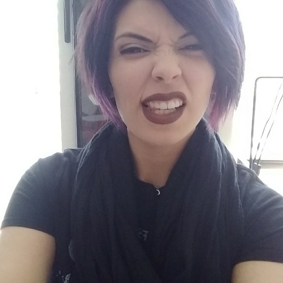 Meet your Posher, Kayleigh - Picture 2 of 3